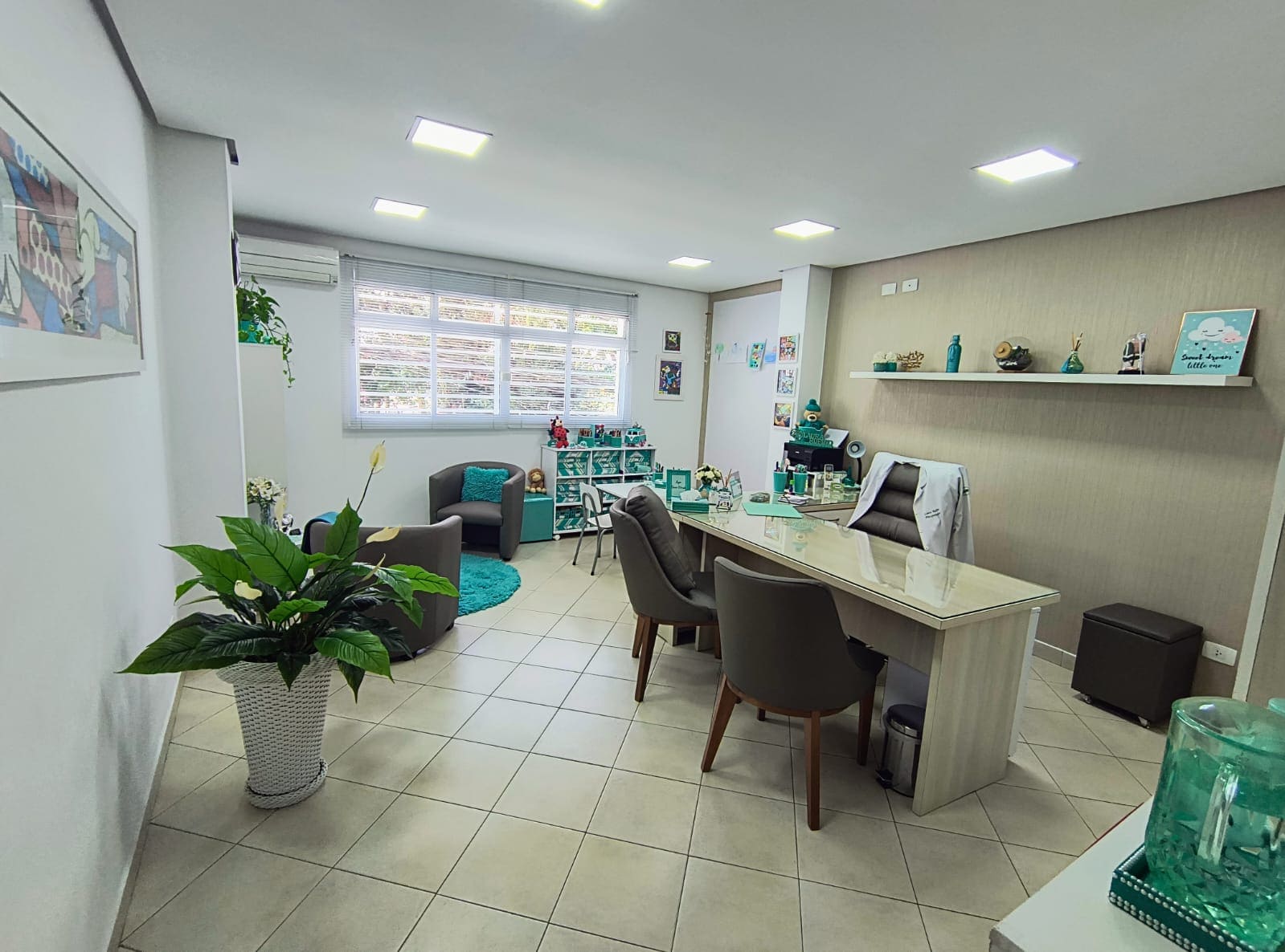 Sala ampla de atendimento